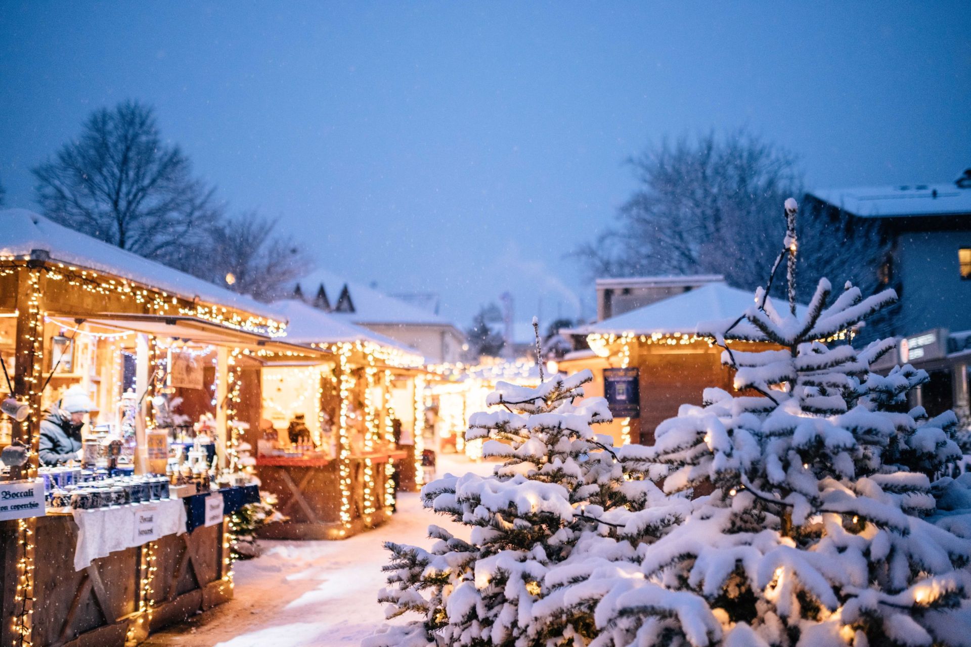 Algunder Christkindlmarkt im Schnee Hotel Am Sonneck