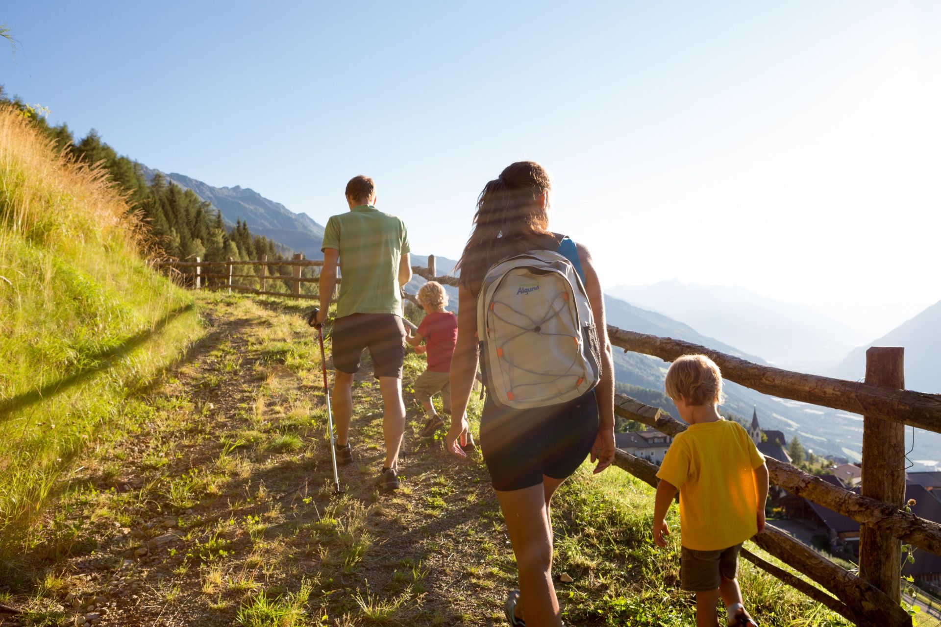 Familienwanderung in Algund Hotel Am Sonneck