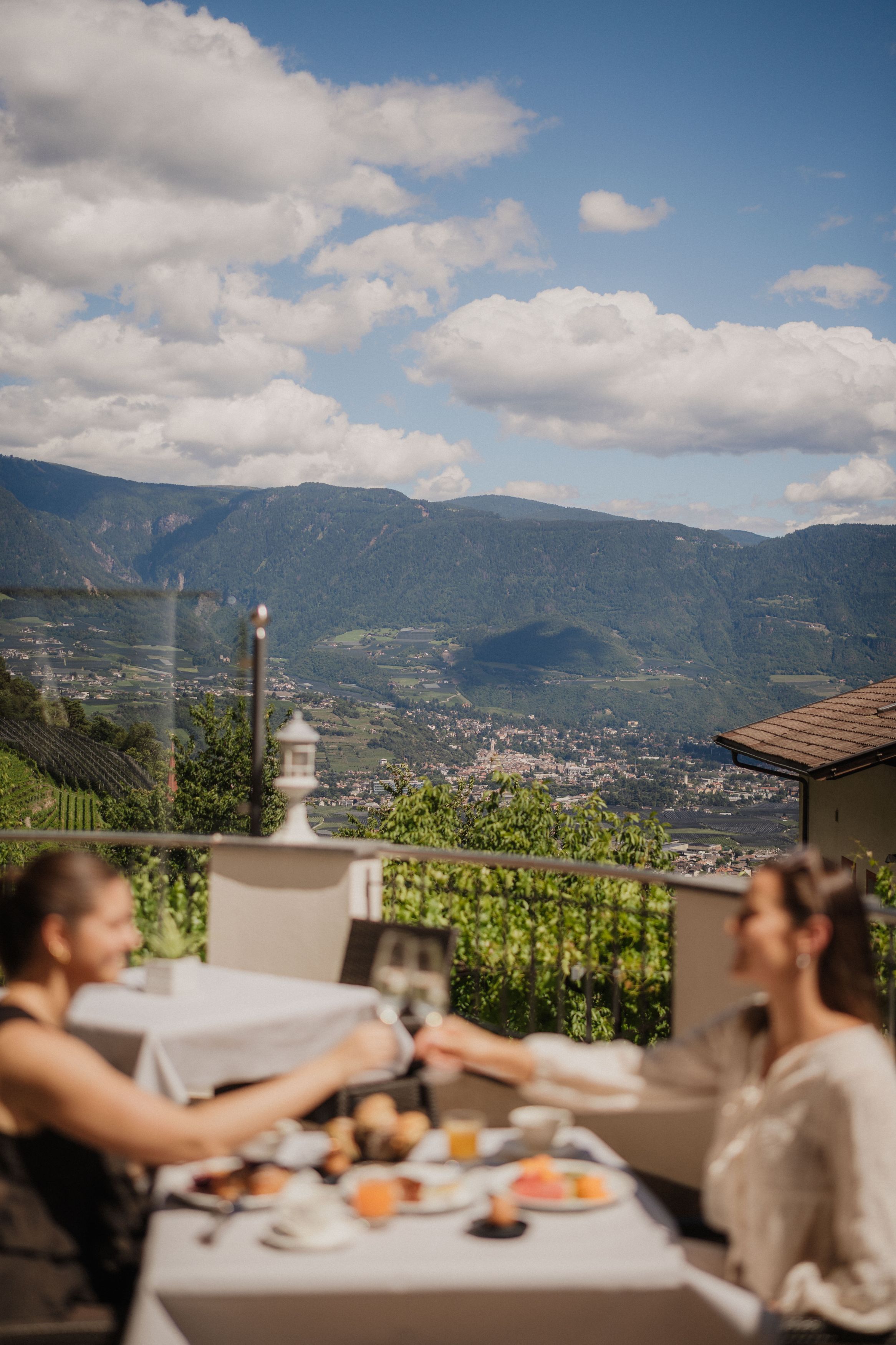 Frühstück mit Bergblick – Hotel Am Sonneck