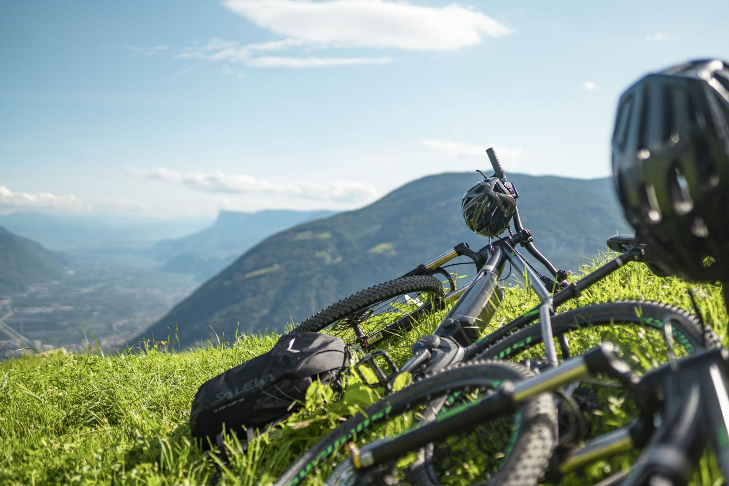 Radtour durch die Weinberge bei Algund Hotel am Sonneck