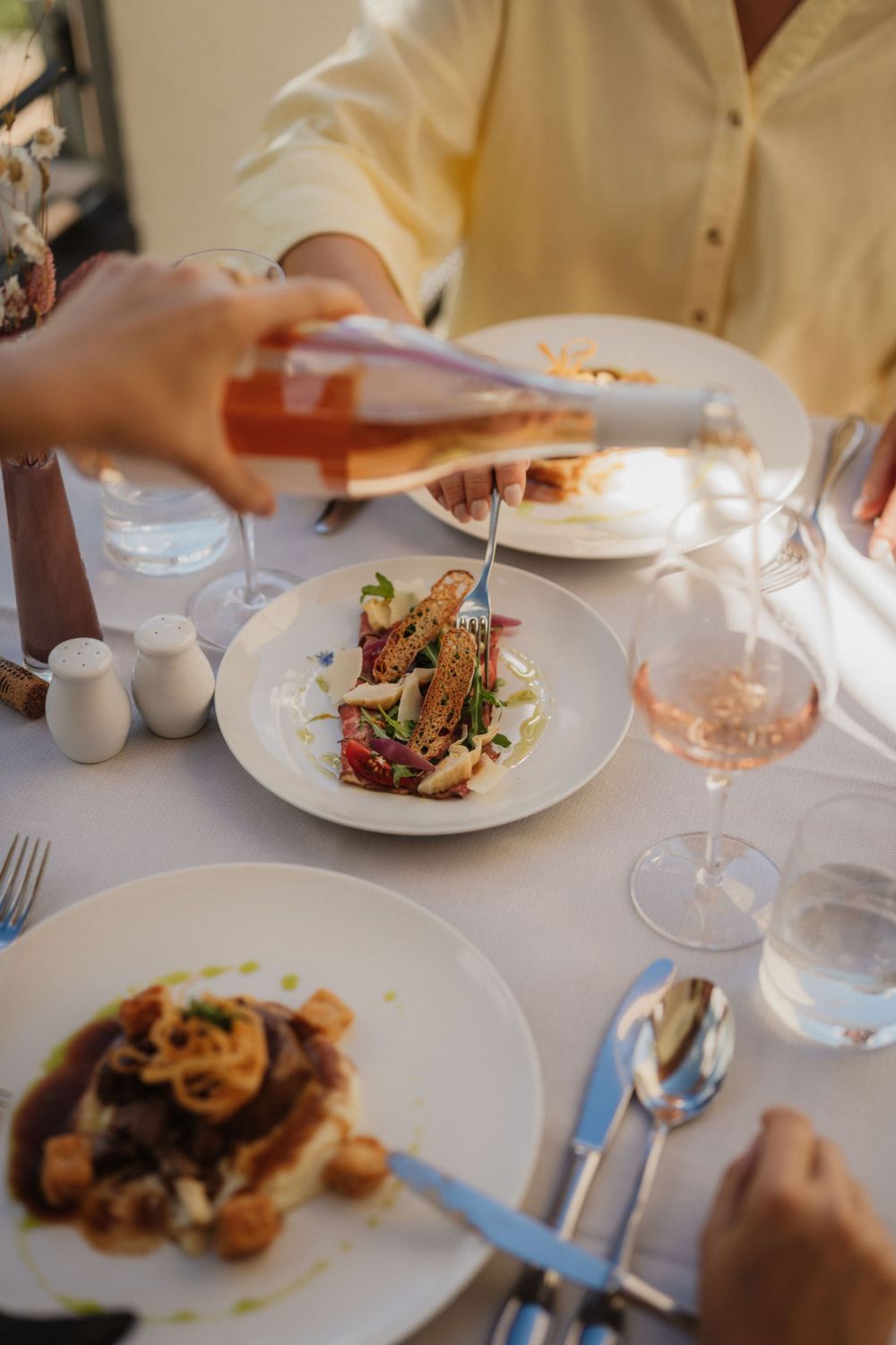 Rosé zum Dinner – Hotel Am Sonneck