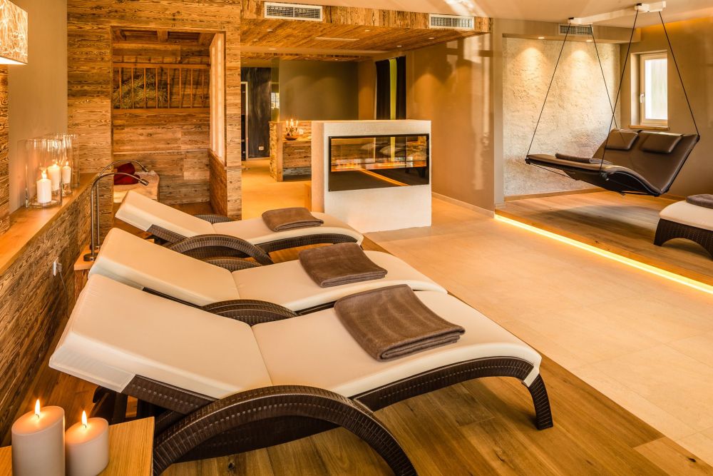 Ruhe und Erholung am Kamin – Hotel Am Sonneck