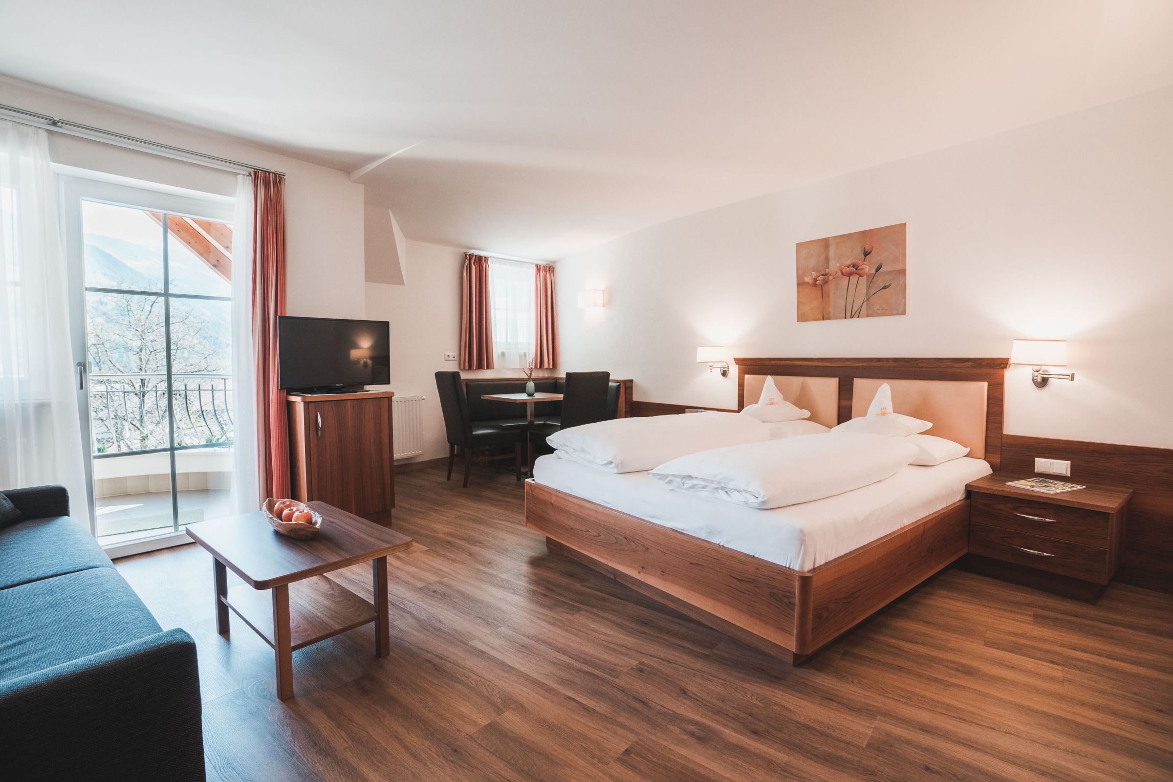 Sonneck Suite mit gemütlichem Wohnbereich – Hotel Am Sonneck